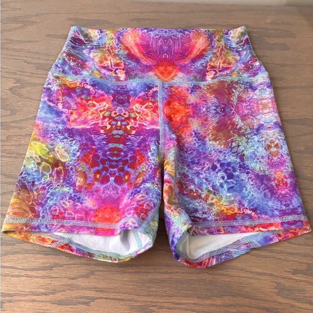 Fleo Colorful Women's Shorts high rise size small - Picture 3 of 9